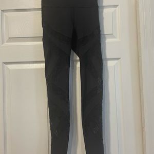 LULULEMON ATHLETICA lace reveal LEGGINGS SZ4